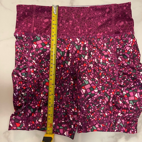 Lululemon shorts - Picture 3 of 7